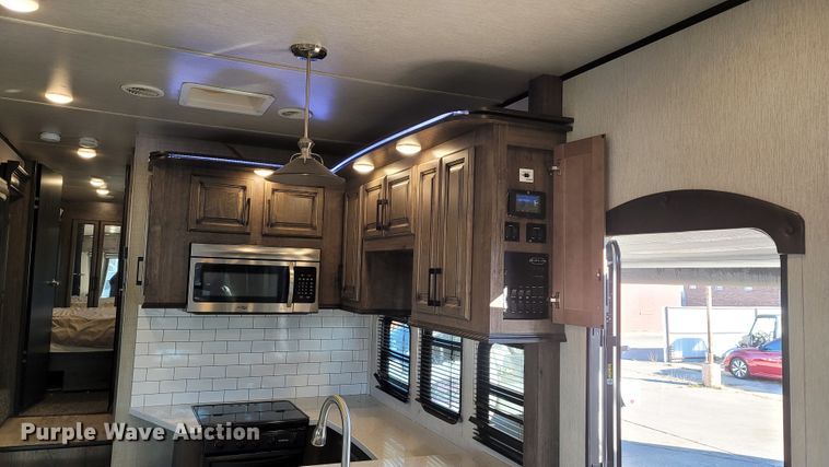 image for item ET9040 2019 Heartland M-3230CK  camper