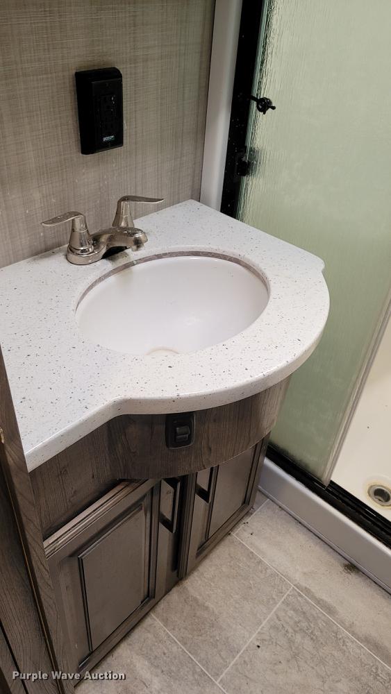 image for item ET9040 2019 Heartland M-3230CK  camper