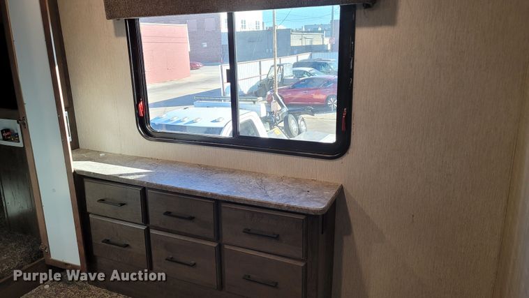 image for item ET9040 2019 Heartland M-3230CK  camper