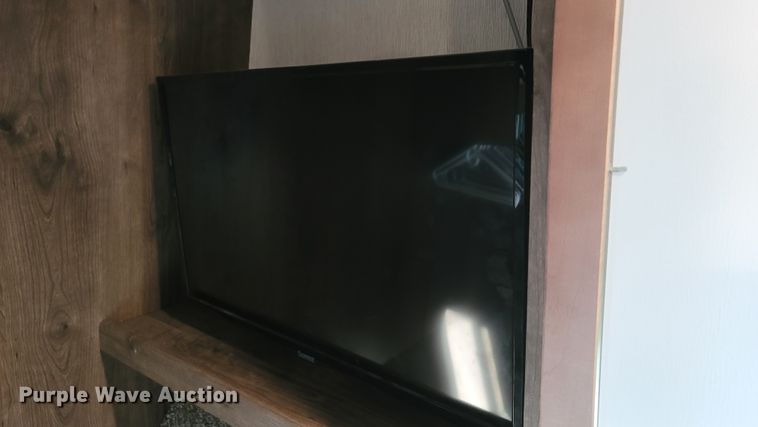 image for item ET9040 2019 Heartland M-3230CK  camper