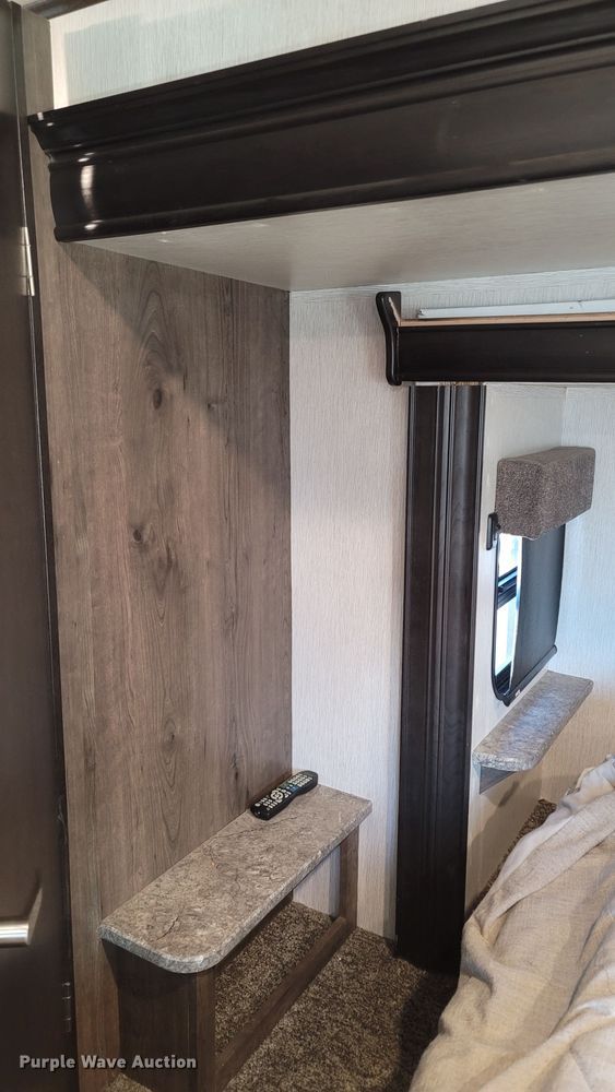 image for item ET9040 2019 Heartland M-3230CK  camper