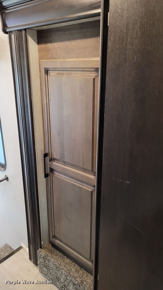 image for item ET9040 2019 Heartland M-3230CK  camper