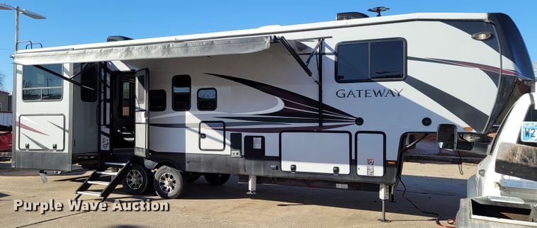 image for item ET9040 2019 Heartland M-3230CK  camper