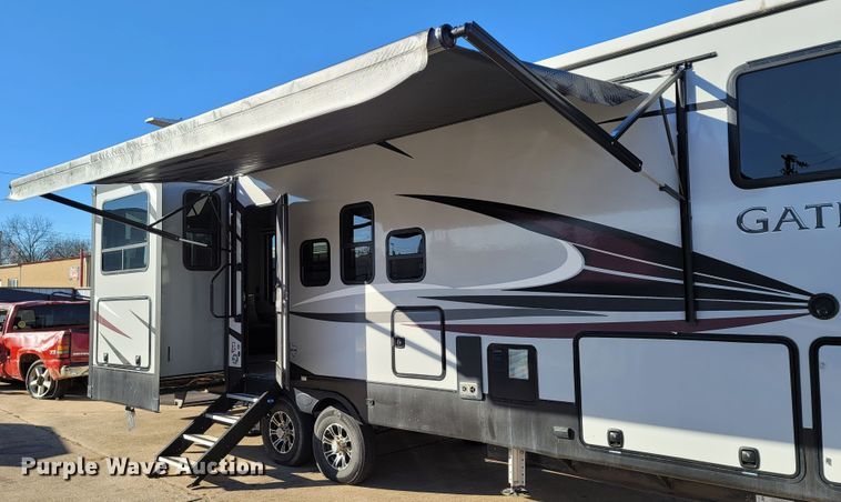 image for item ET9040 2019 Heartland M-3230CK  camper