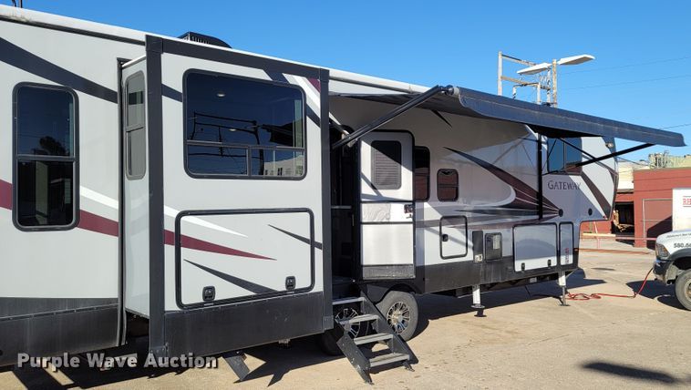 image for item ET9040 2019 Heartland M-3230CK  camper