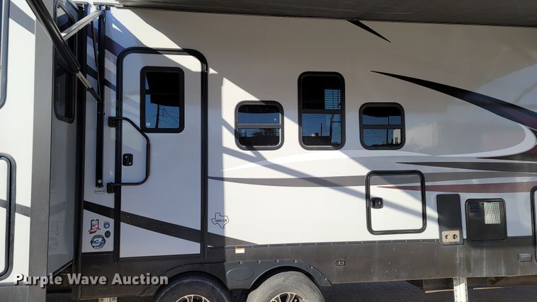 image for item ET9040 2019 Heartland M-3230CK  camper