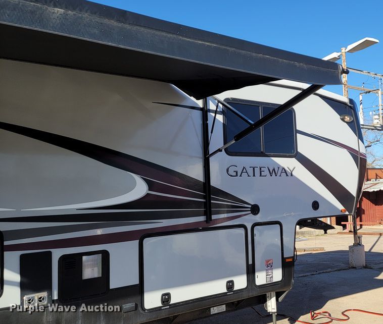 image for item ET9040 2019 Heartland M-3230CK  camper