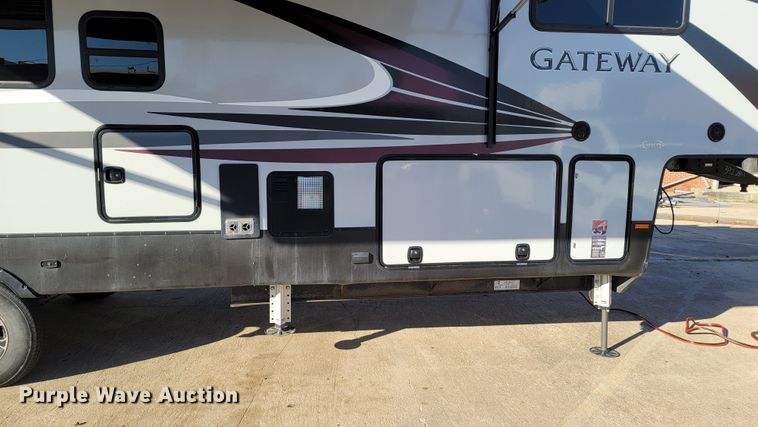 image for item ET9040 2019 Heartland M-3230CK  camper