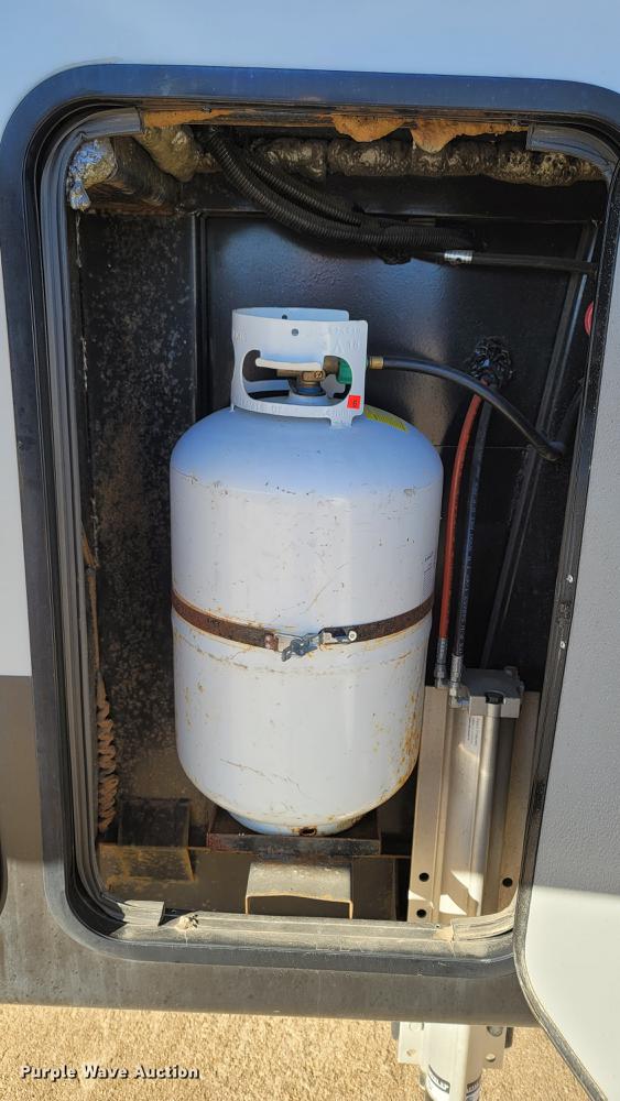 image for item ET9040 2019 Heartland M-3230CK  camper