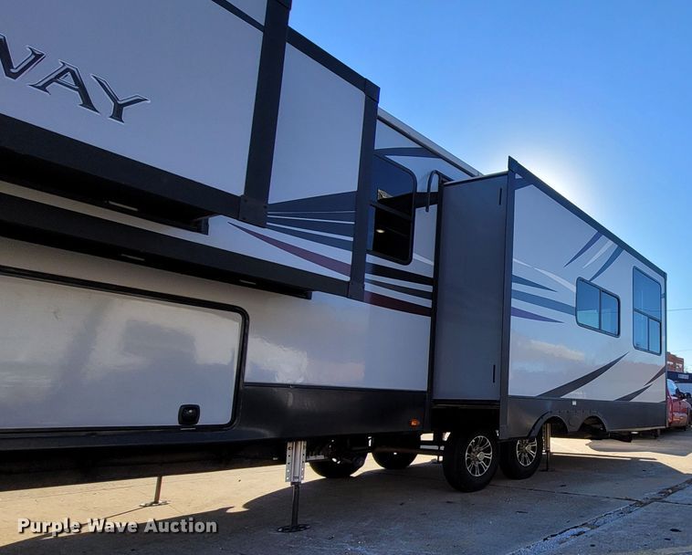 image for item ET9040 2019 Heartland M-3230CK  camper