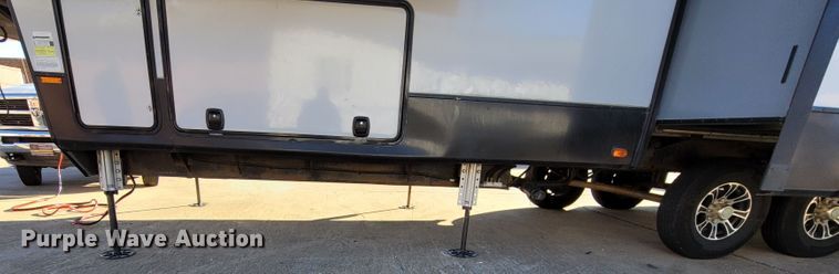 image for item ET9040 2019 Heartland M-3230CK  camper