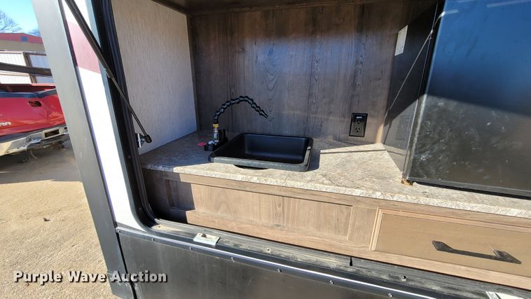 image for item ET9040 2019 Heartland M-3230CK  camper