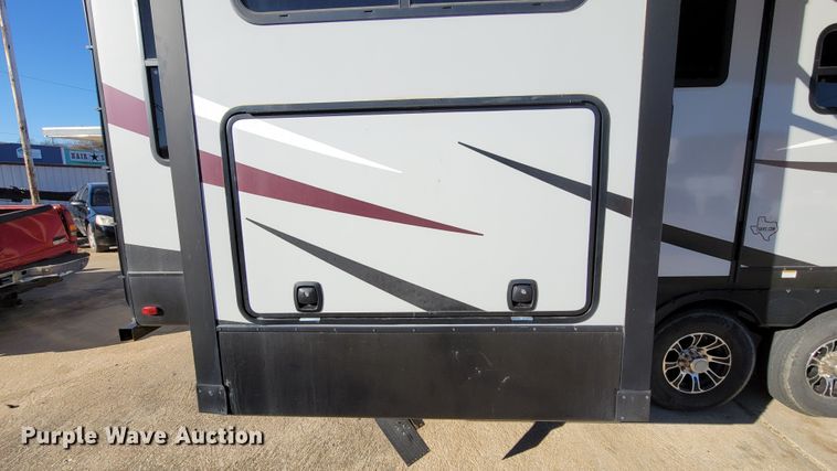 image for item ET9040 2019 Heartland M-3230CK  camper