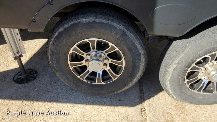 image for item ET9040 2019 Heartland M-3230CK  camper