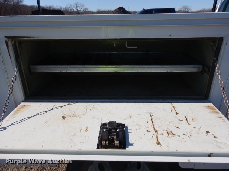 image for item EY9080 2009 Ford F450 Super Duty  utility truck