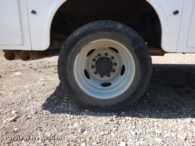 image for item EY9080 2009 Ford F450 Super Duty  utility truck