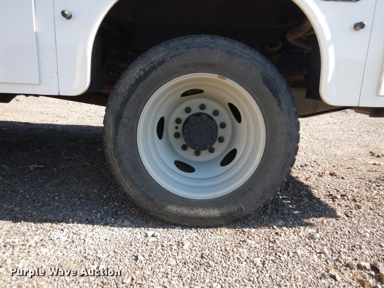 image for item EY9080 2009 Ford F450 Super Duty  utility truck