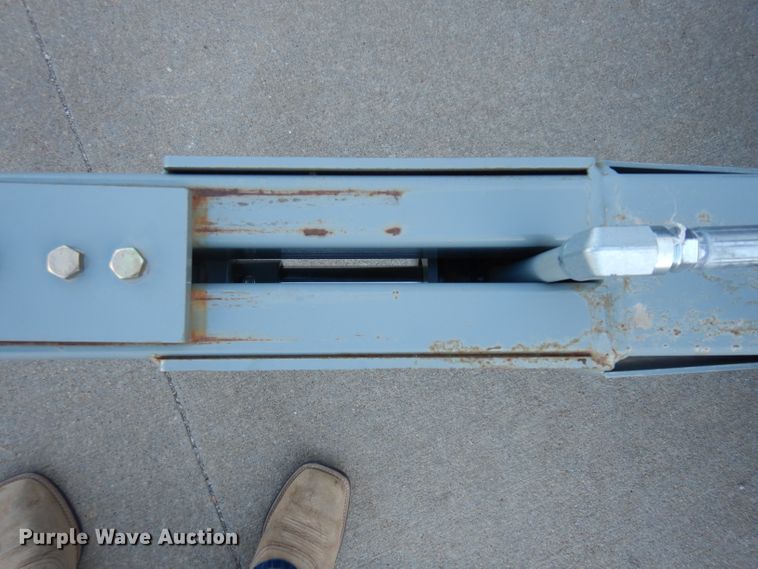 image for item EY9130 Wallenstein WX410-GR skid steer log splitter