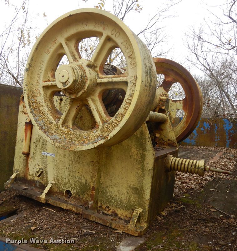 image for item EY9156 Cedarapids rock crusher