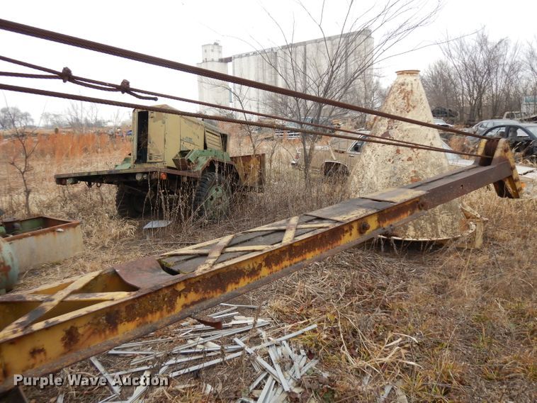 image for item EY9164 Hughes-keenan V-10  crane