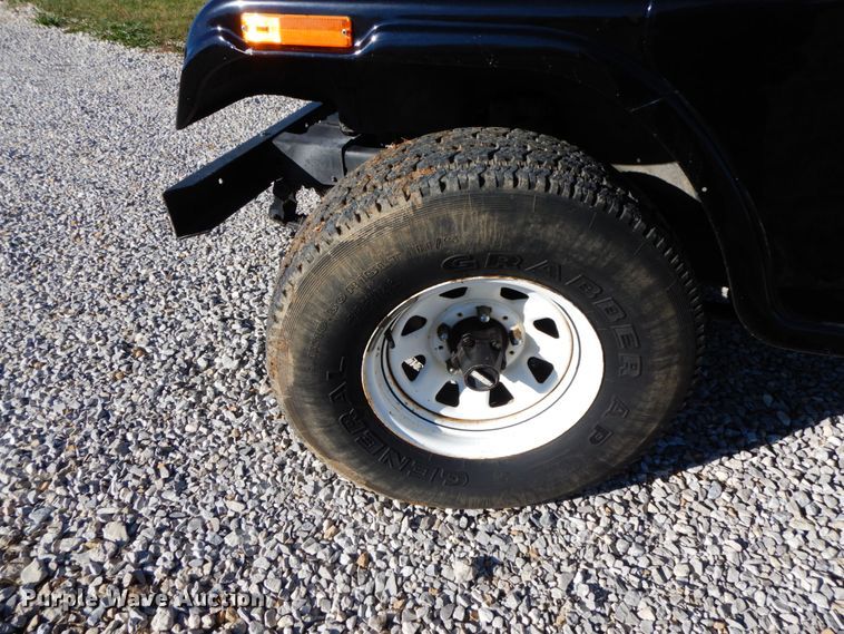 image for item FG9690 1983 Jeep CJ5  SUV