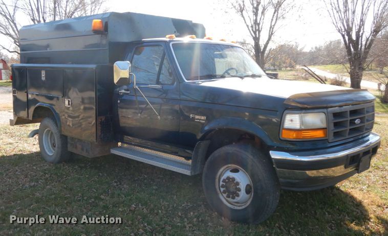 image for item FG9702 1996 Ford F450 Super Duty  utility truck