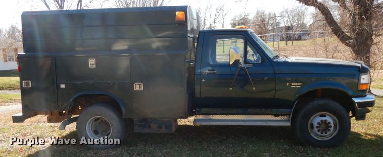 image for item FG9702 1996 Ford F450 Super Duty  utility truck