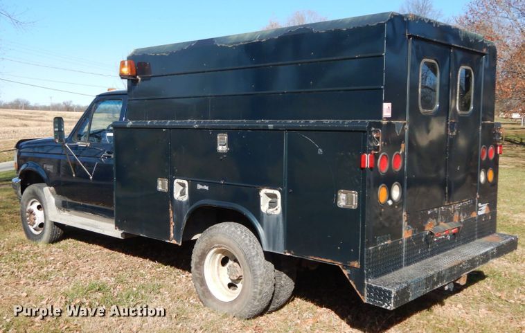 image for item FG9702 1996 Ford F450 Super Duty  utility truck