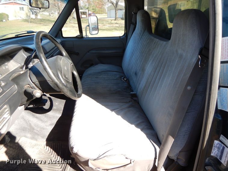 image for item FG9702 1996 Ford F450 Super Duty  utility truck