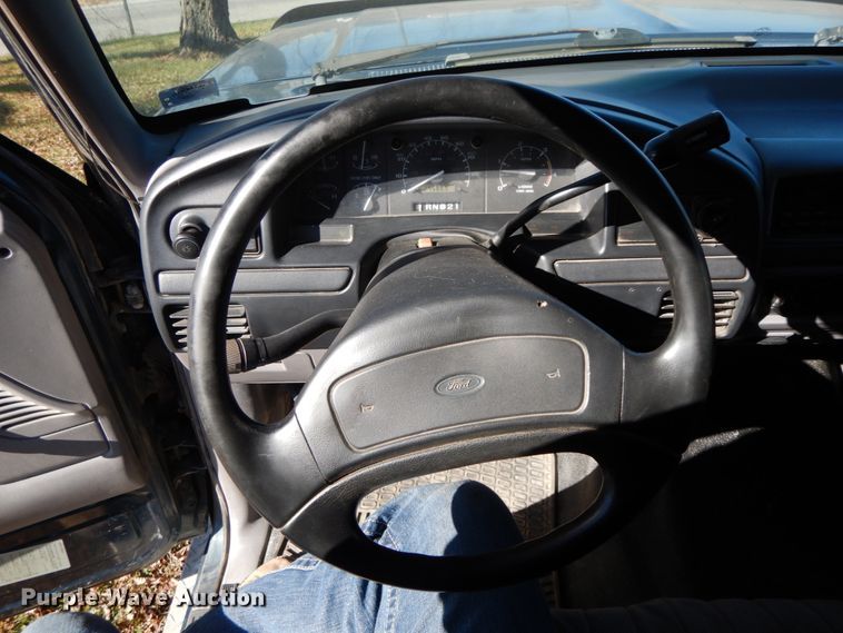 image for item FG9702 1996 Ford F450 Super Duty  utility truck