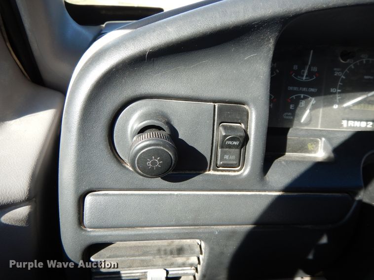 image for item FG9702 1996 Ford F450 Super Duty  utility truck