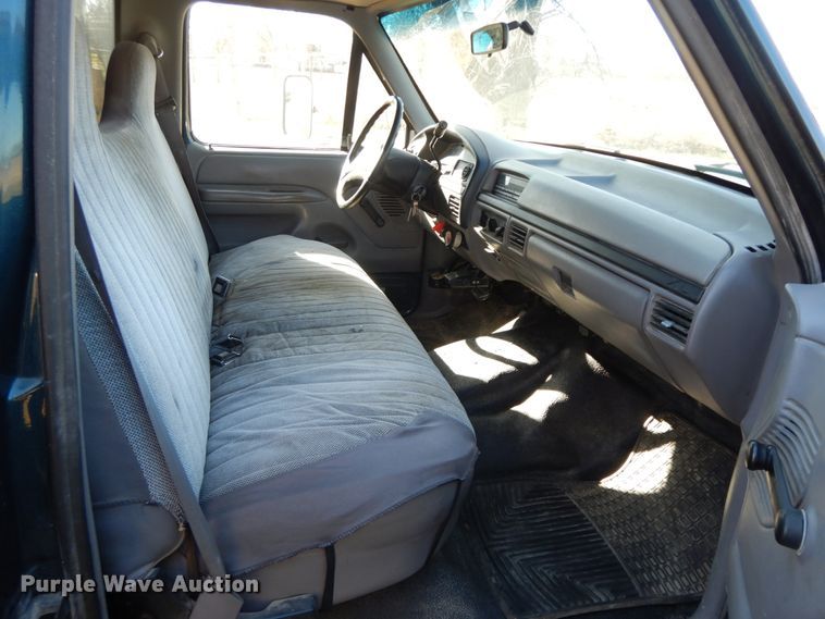 image for item FG9702 1996 Ford F450 Super Duty  utility truck