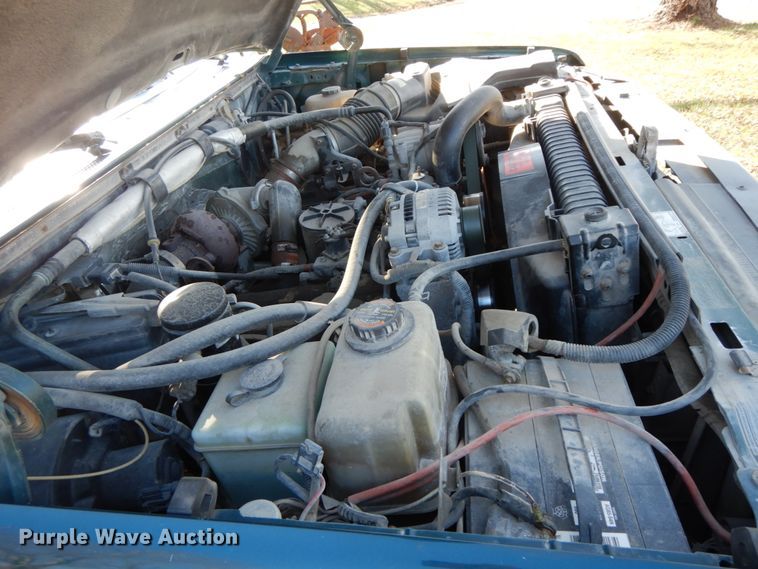 image for item FG9702 1996 Ford F450 Super Duty  utility truck