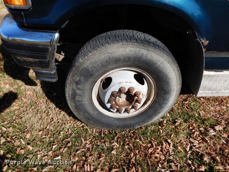 image for item FG9702 1996 Ford F450 Super Duty  utility truck