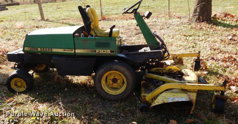 image for item FG9708 John Deere F935  lawn mower