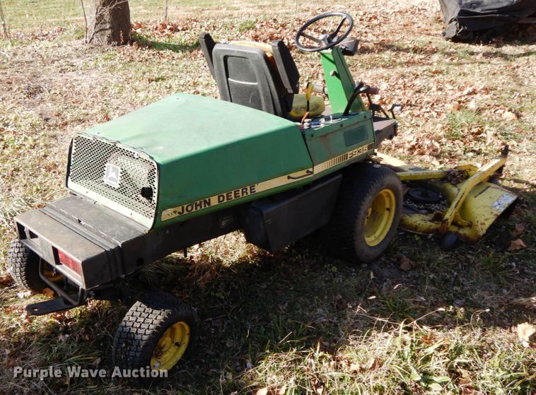 image for item FG9708 John Deere F935  lawn mower