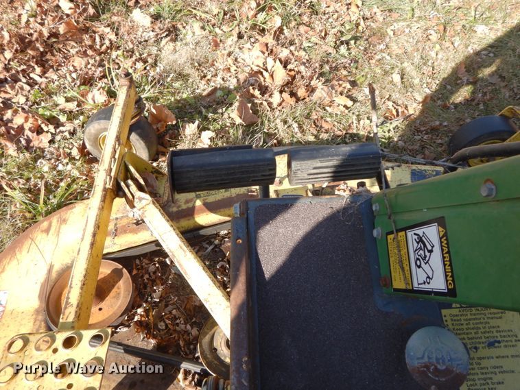 image for item FG9708 John Deere F935  lawn mower