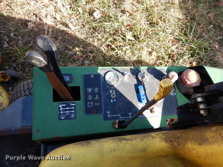 image for item FG9708 John Deere F935  lawn mower