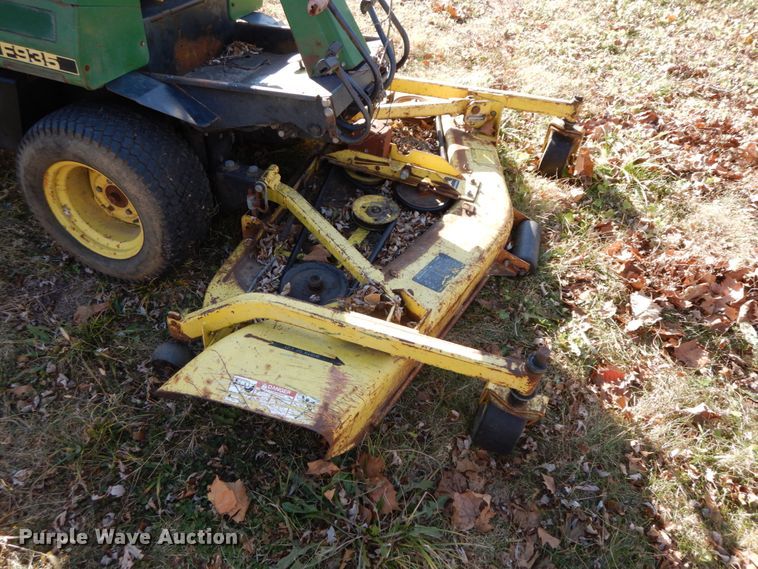 image for item FG9708 John Deere F935  lawn mower