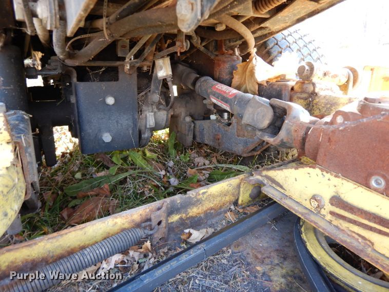 image for item FG9708 John Deere F935  lawn mower