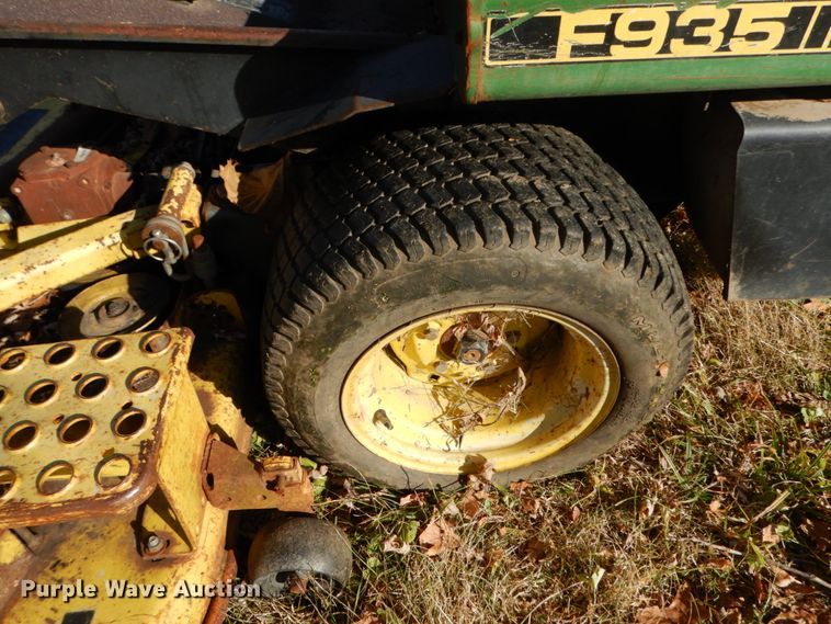 image for item FG9708 John Deere F935  lawn mower