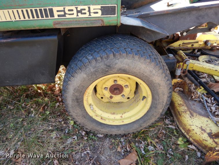 image for item FG9708 John Deere F935  lawn mower