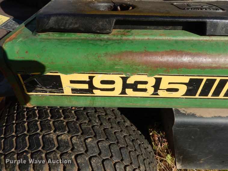 image for item FG9708 John Deere F935  lawn mower