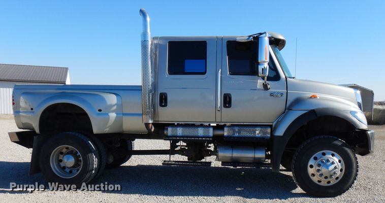 image for item FW9978 2006 International 7400 CXT Crew Cab dump bed truck