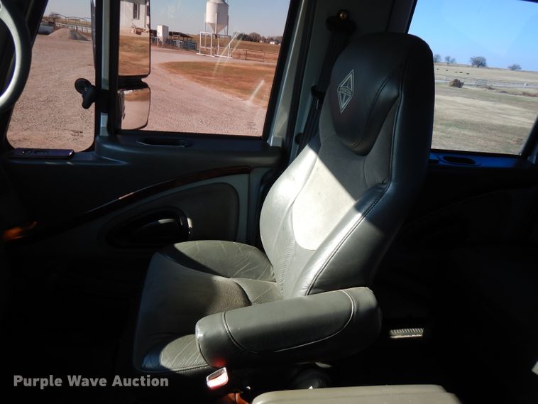 image for item FW9978 2006 International 7400 CXT Crew Cab dump bed truck