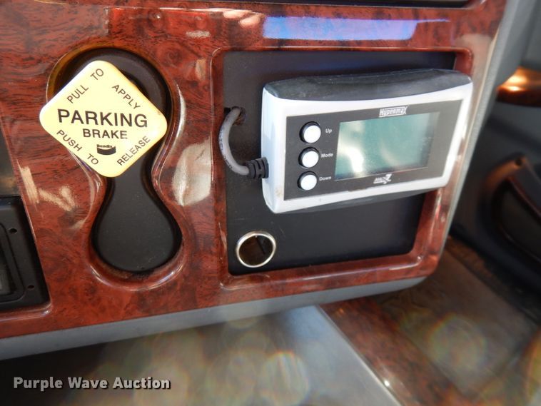 image for item FW9978 2006 International 7400 CXT Crew Cab dump bed truck