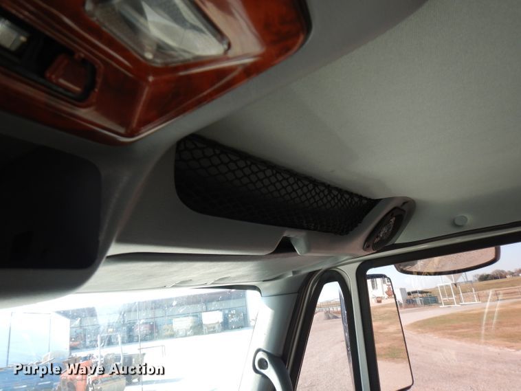 image for item FW9978 2006 International 7400 CXT Crew Cab dump bed truck