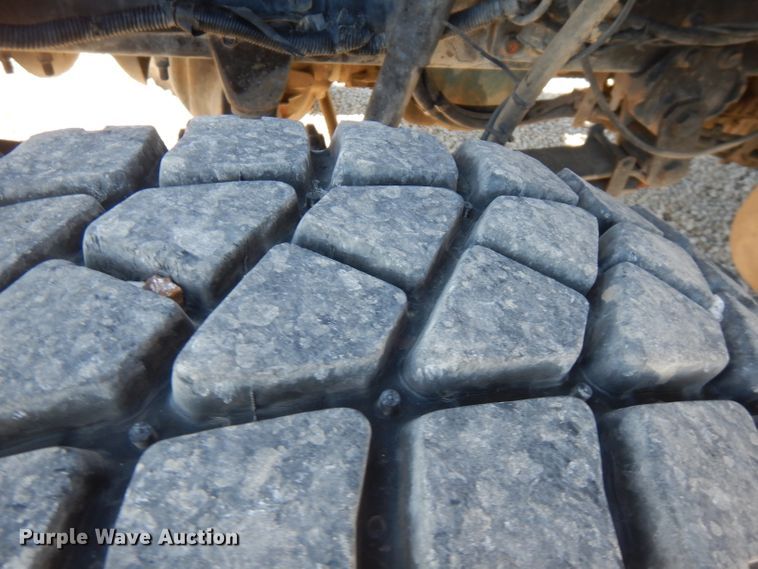 image for item FW9978 2006 International 7400 CXT Crew Cab dump bed truck