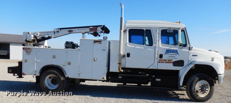 image for item FW9979 2002 Freightliner FL70  Crew Cab service truck