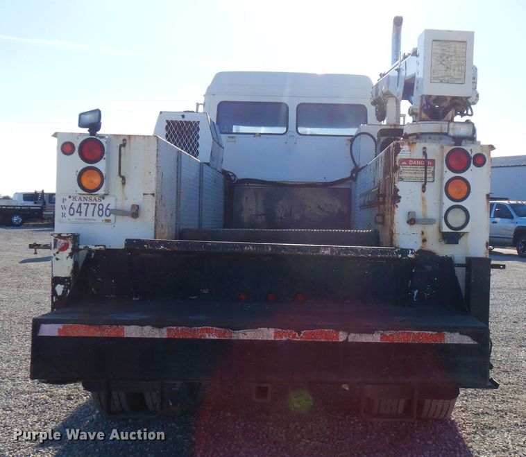 image for item FW9979 2002 Freightliner FL70  Crew Cab service truck